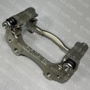 Скоба супорта переднього Mitsubishi Canter Fuso FEC71, FEB71