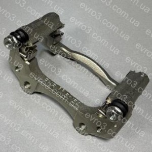 Скоба супорта переднього Mitsubishi Canter Fuso FEC71, FEB71