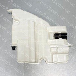 Бак омивача Mitsubishi Canter FE83P, FE85P з моторчиком 24В