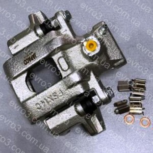 Супорт передній правий Mitsubishi Canter Fuso FB83B, FE71A нижній