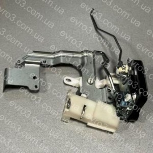 Замок дверки правої Mitsubishi Canter FUSO FB83B, FE7, FE8 Замок дверки правої Mitsubishi Canter FUSO FB83B, FE7, FE8